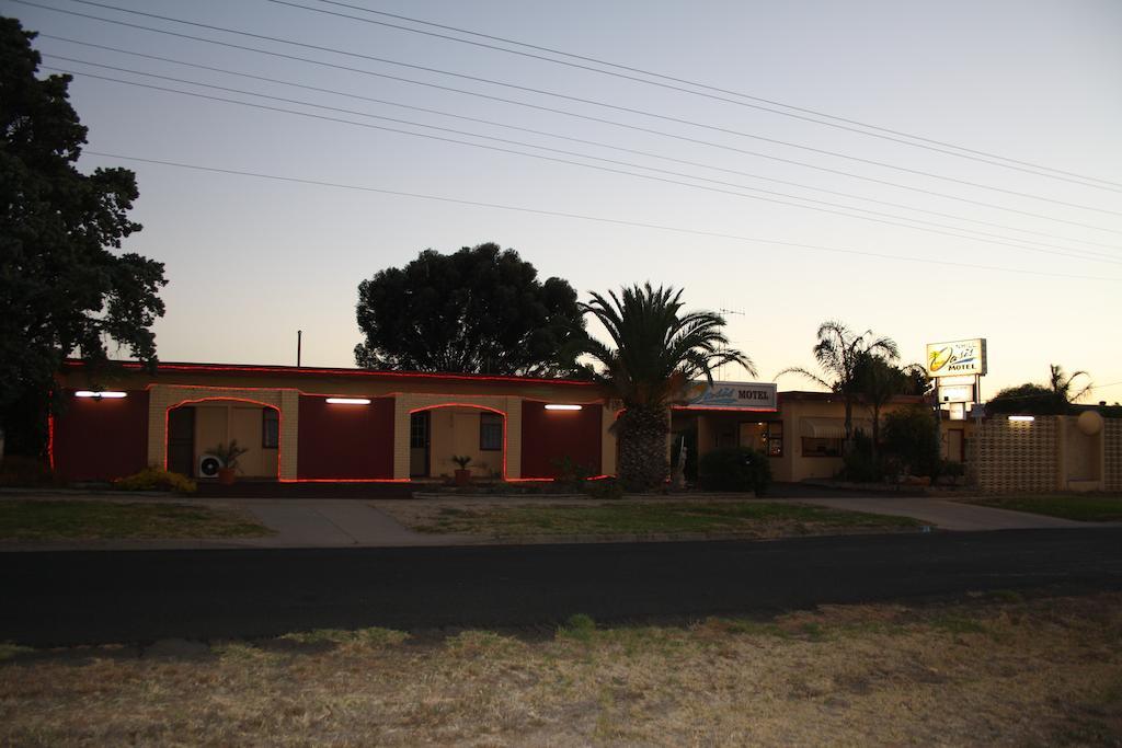 Nhill Oasis Motel エクステリア 写真