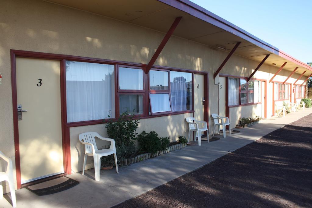 Nhill Oasis Motel エクステリア 写真
