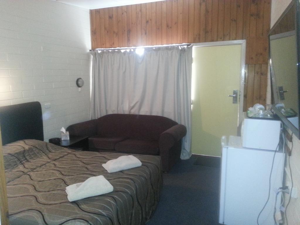 Nhill Oasis Motel エクステリア 写真