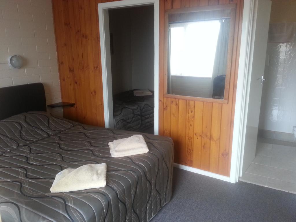 Nhill Oasis Motel エクステリア 写真