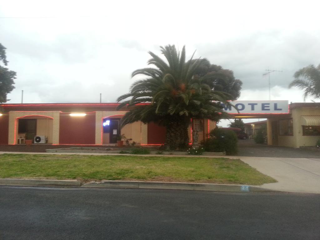 Nhill Oasis Motel エクステリア 写真