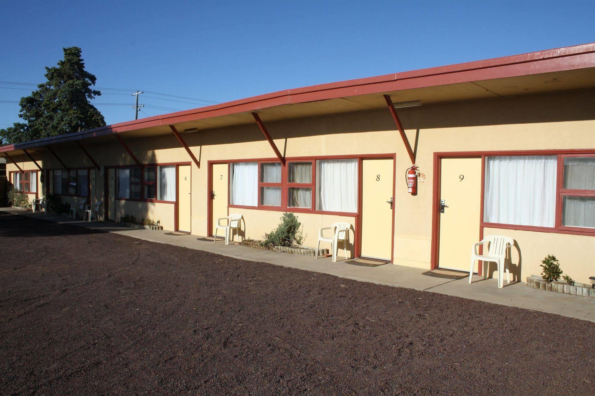 Nhill Oasis Motel エクステリア 写真