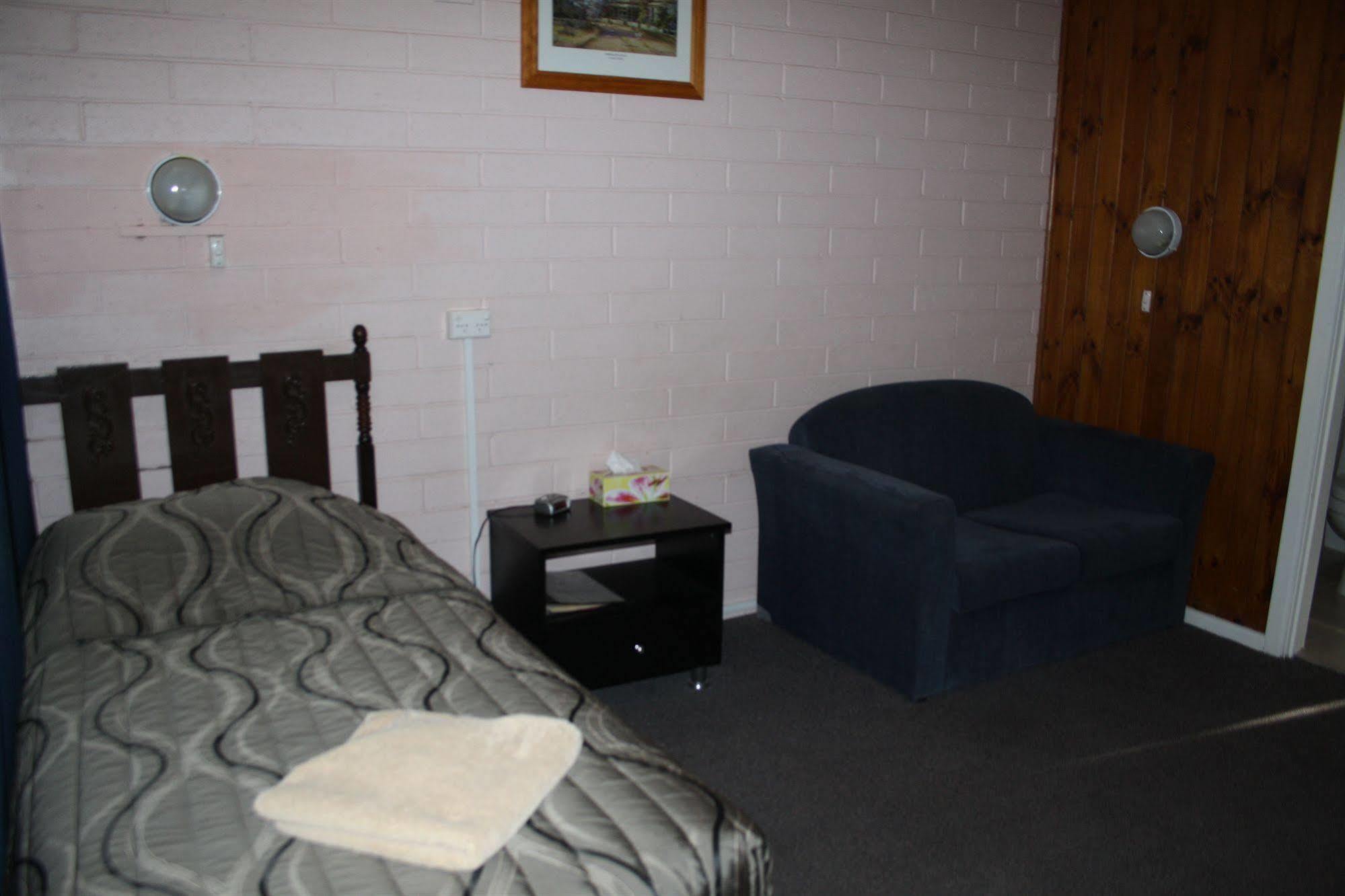 Nhill Oasis Motel エクステリア 写真