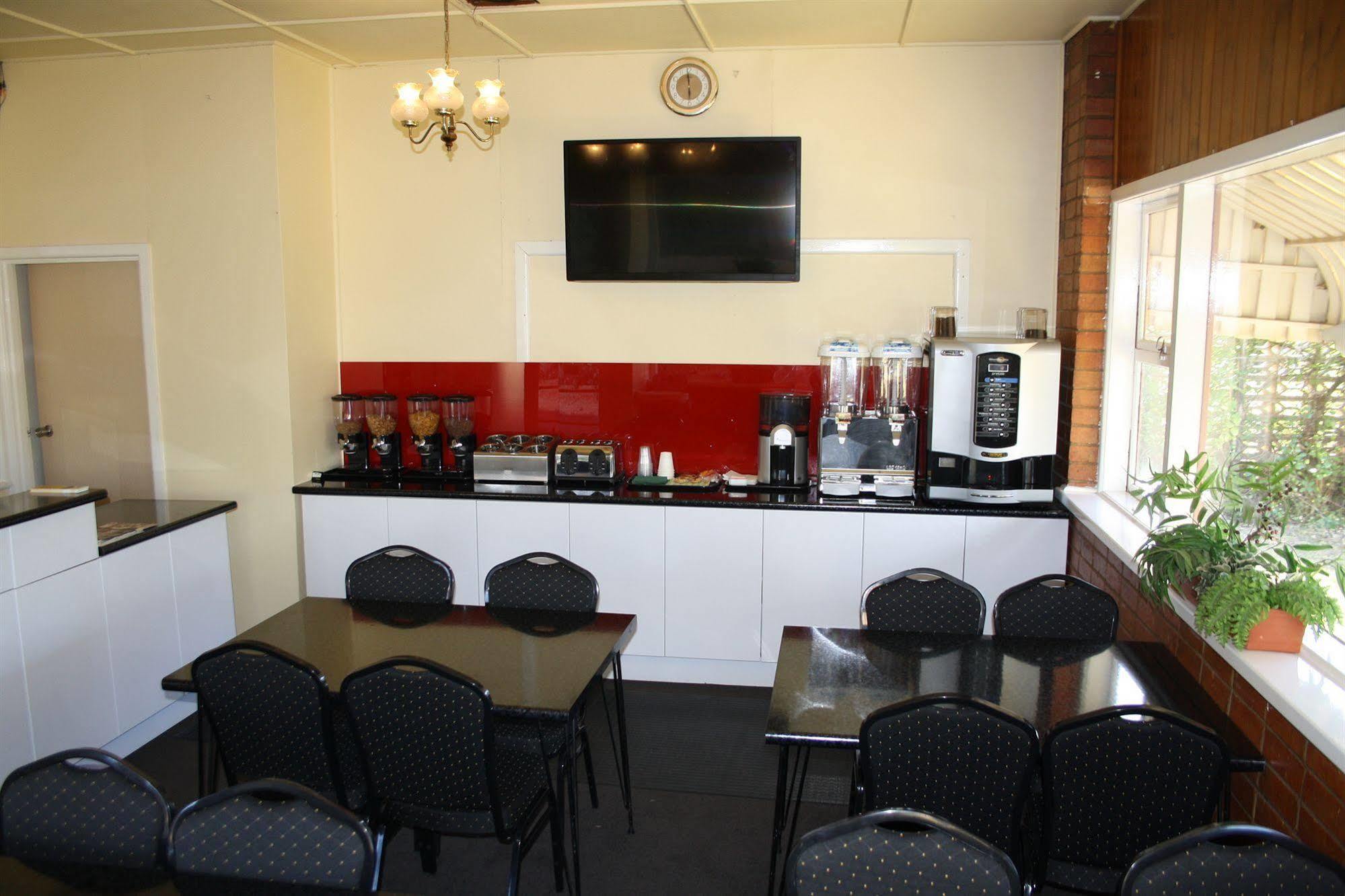 Nhill Oasis Motel エクステリア 写真